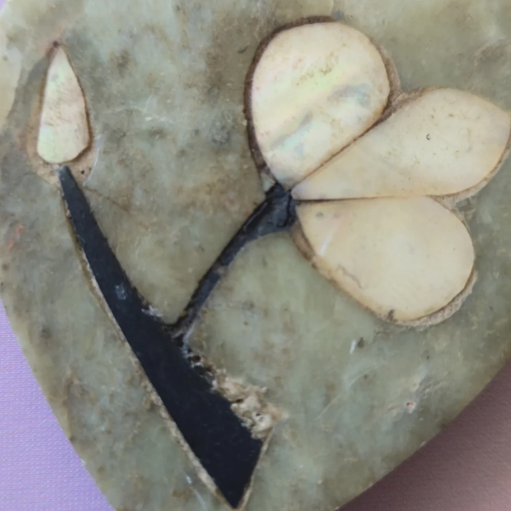 Vintage Soapstone Heart Trinket Box Floral Inlay Hand Carved Jali 2” - Picture 6 of 6